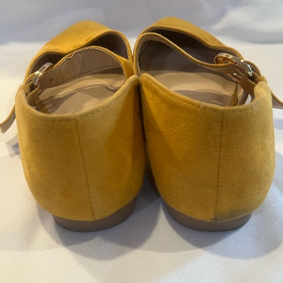 Forever 21 Yellow Pointed Flats - Picture 3 of 4